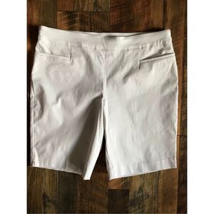Time and Tru plus Size XXL 20 White pull on Bermuda walking shorts